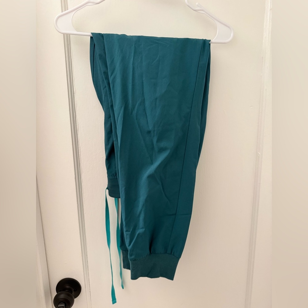 Figs “Caribbean blue” fionlite Zamora joggers